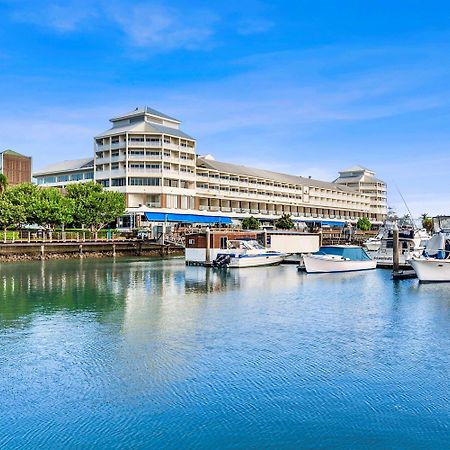 Shangri-La The Marina, Cairns Exterior photo The hotel in 2016