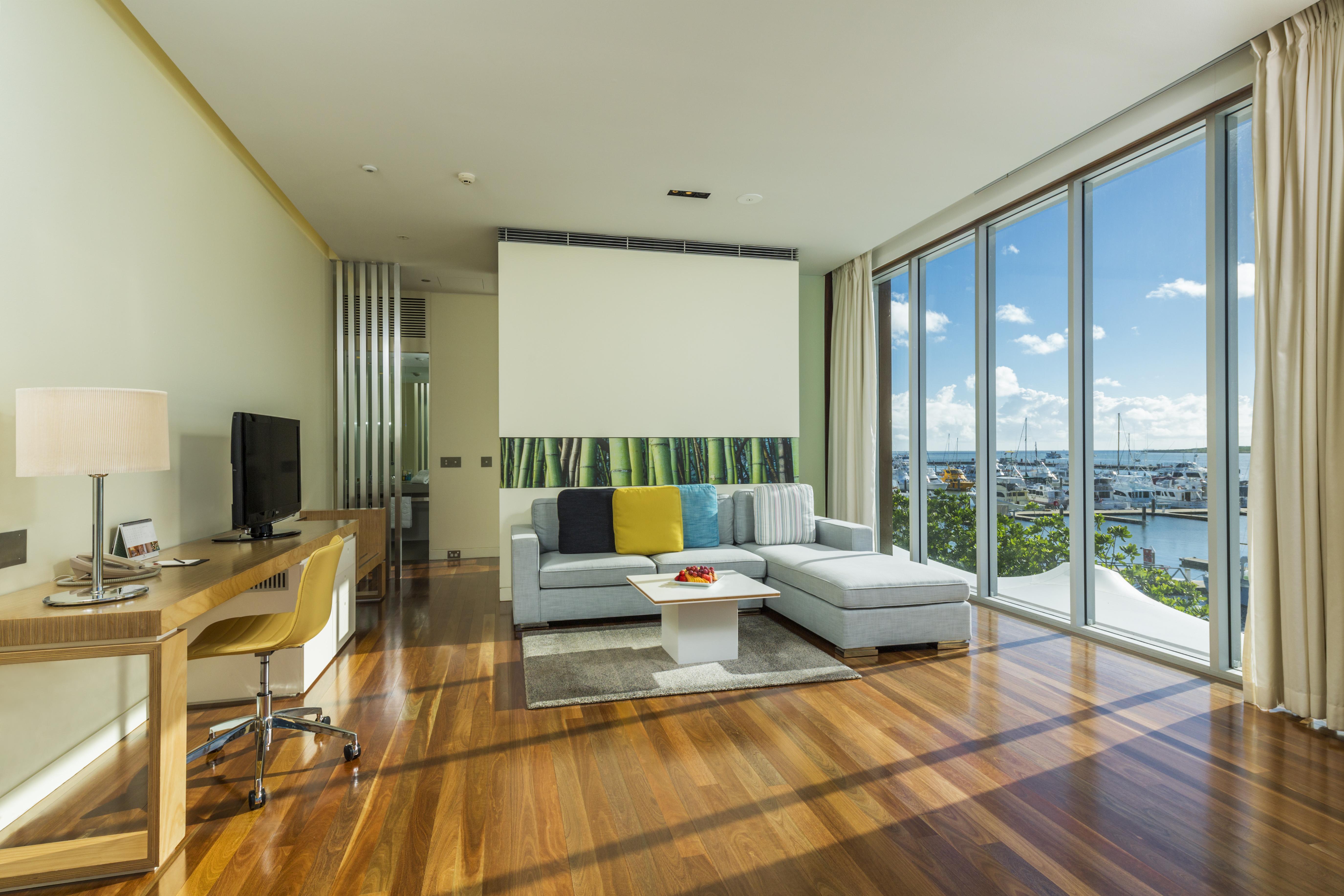 Shangri-La The Marina, Cairns Exterior photo Living room