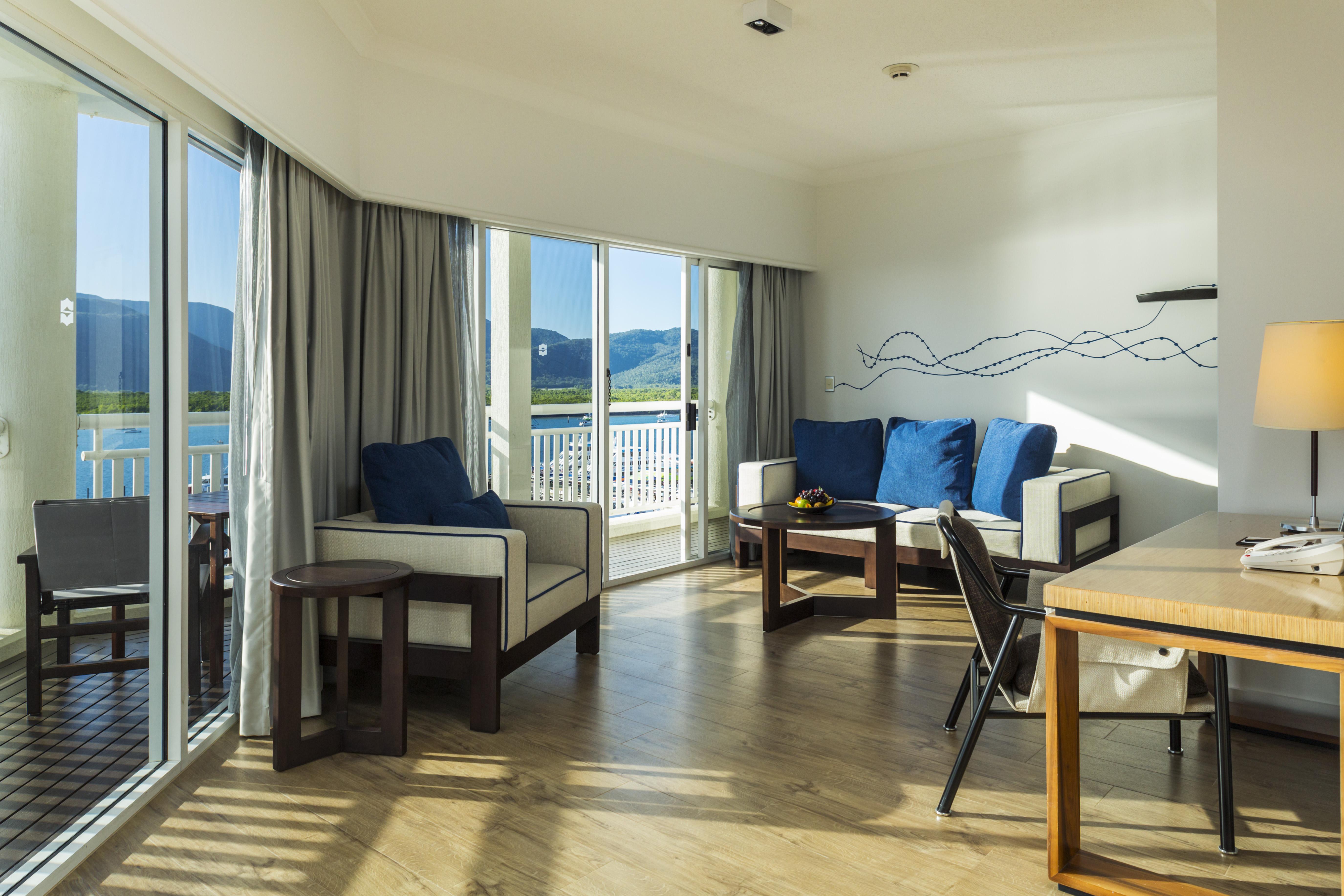 Shangri-La The Marina, Cairns Exterior photo Living room