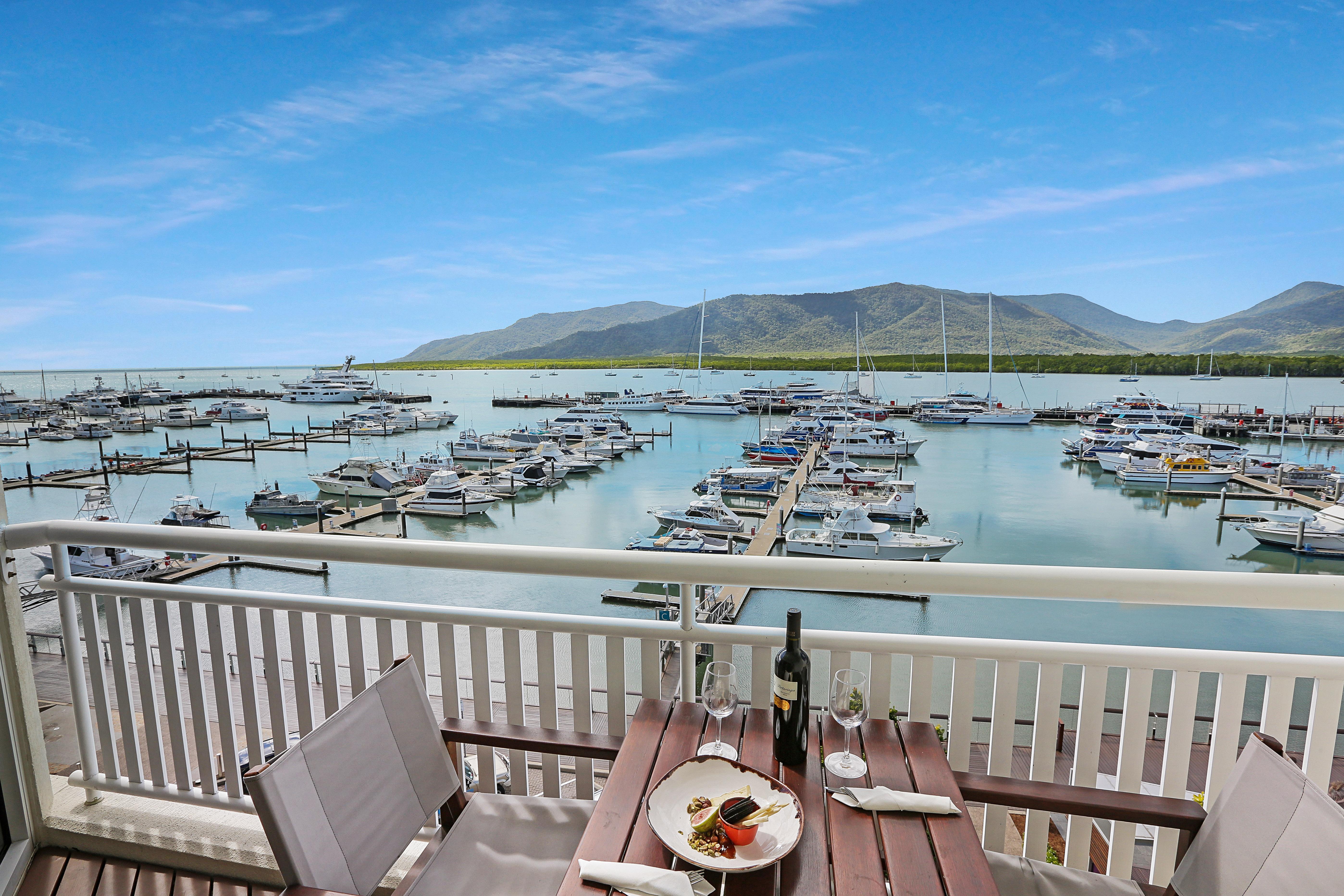 Shangri-La The Marina, Cairns Exterior photo View of the Marina from the Hotel