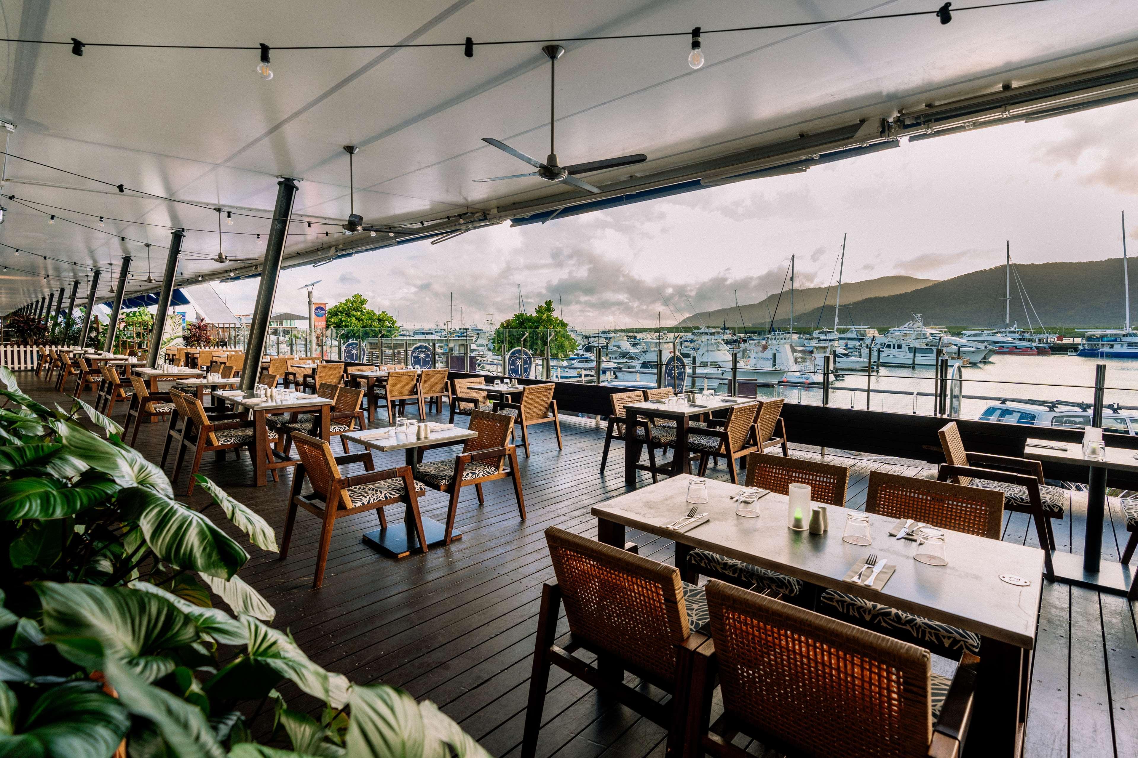 Shangri-La The Marina, Cairns Exterior photo The Deck at The Standard