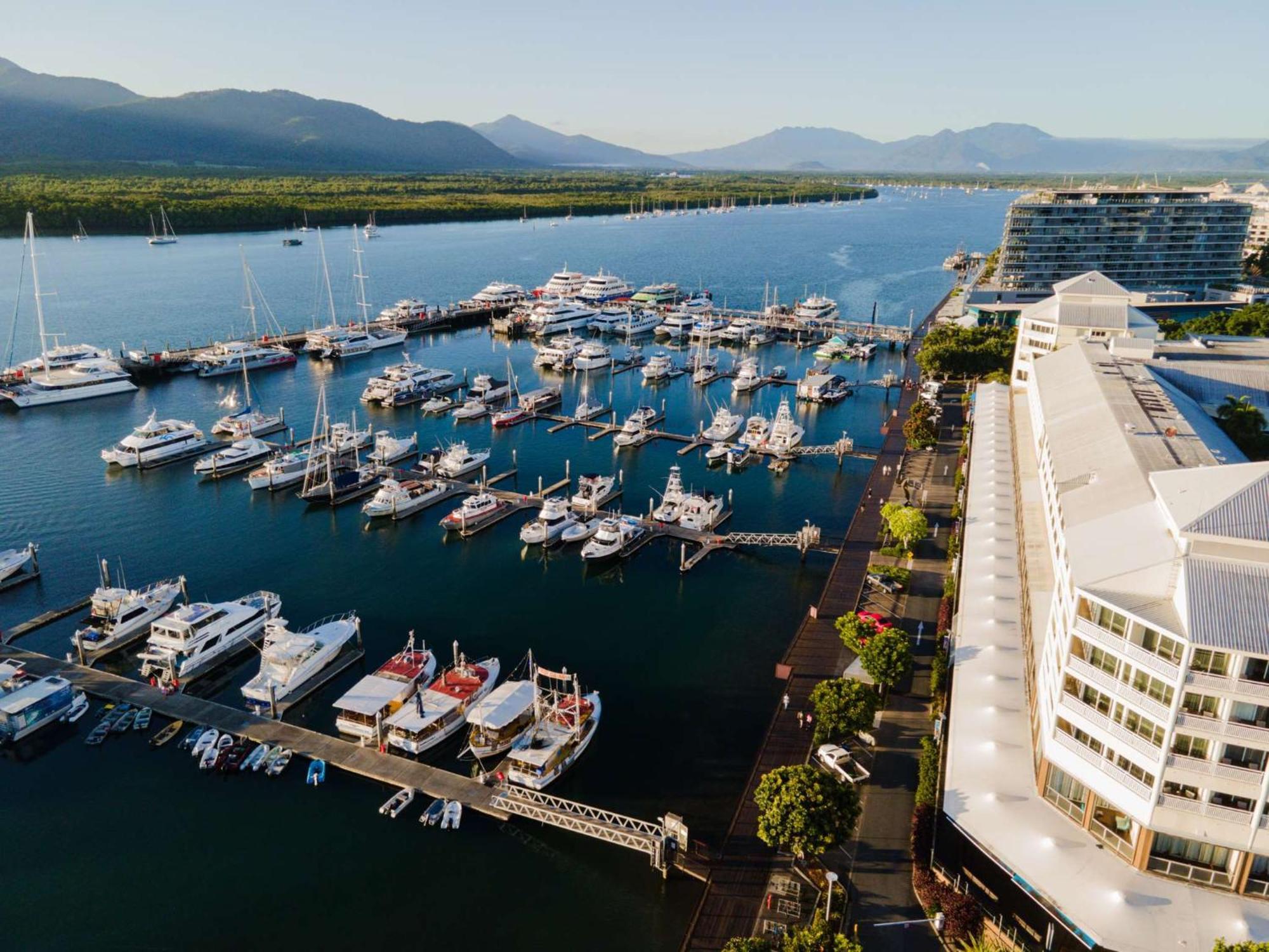 Shangri-La The Marina, Cairns Exterior photo Aerial view of the Cairns Marina