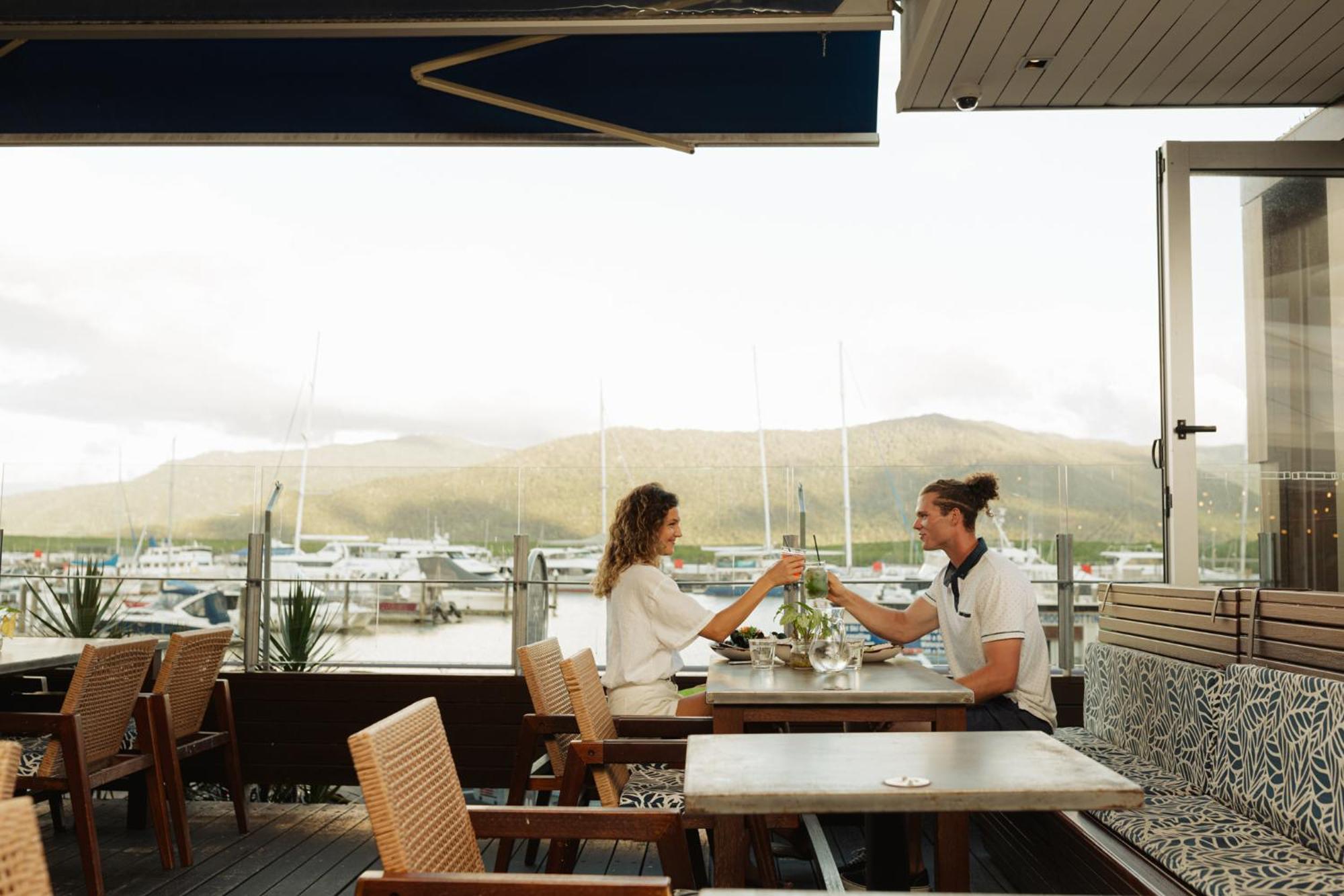 Shangri-La The Marina, Cairns Exterior photo The Deck